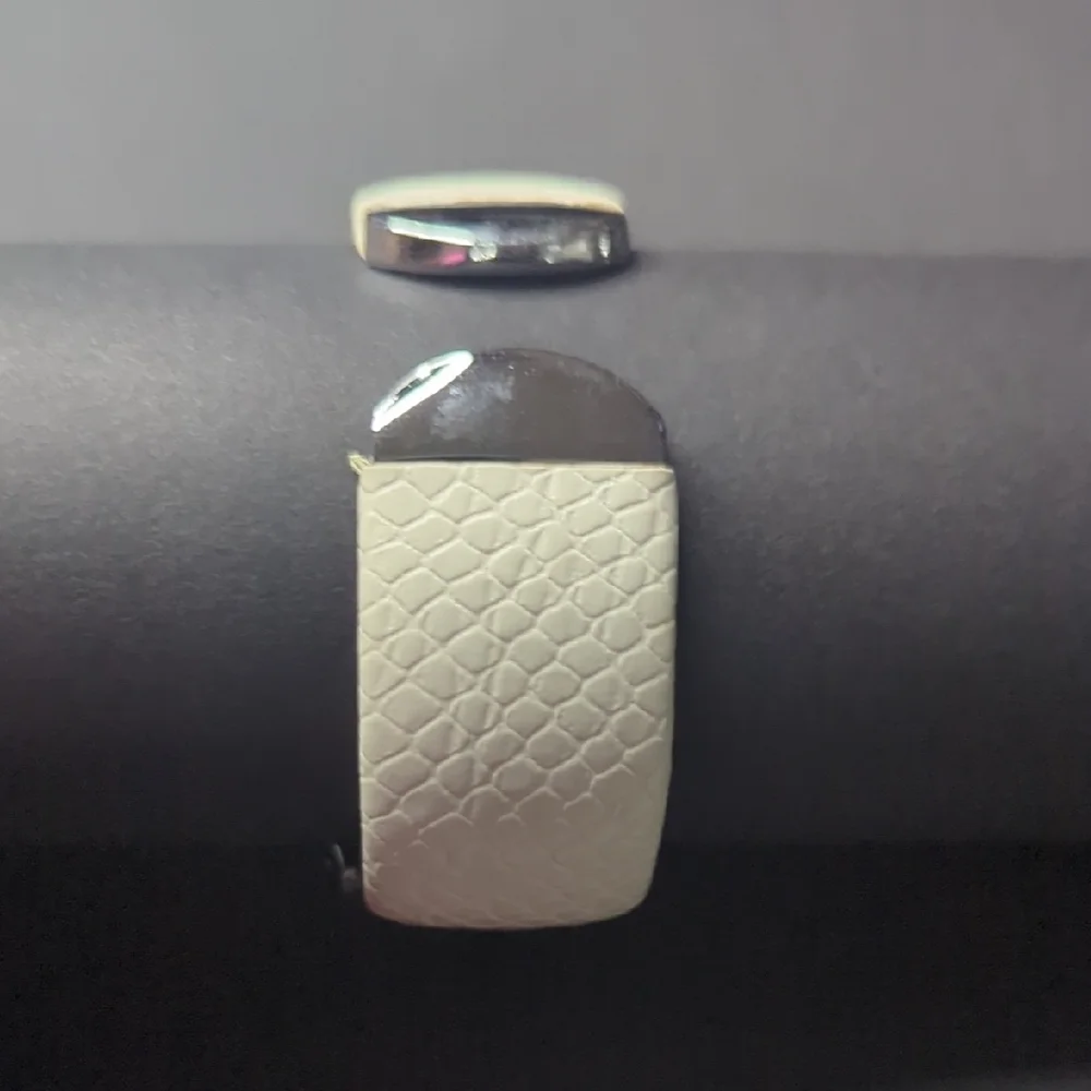 Strada Silver and White Smartwatch
